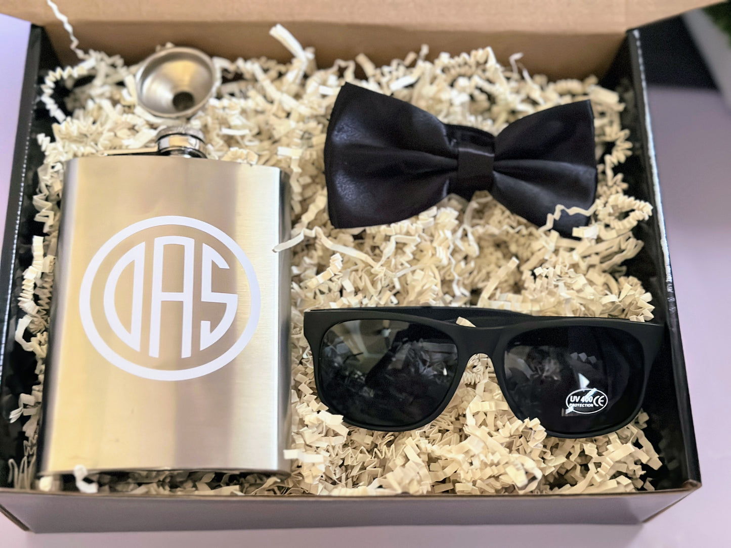 Will you be my groomsman? This personalized proposal box makes the perfect groomsmen gift or best man gift for your big day. GPGB017