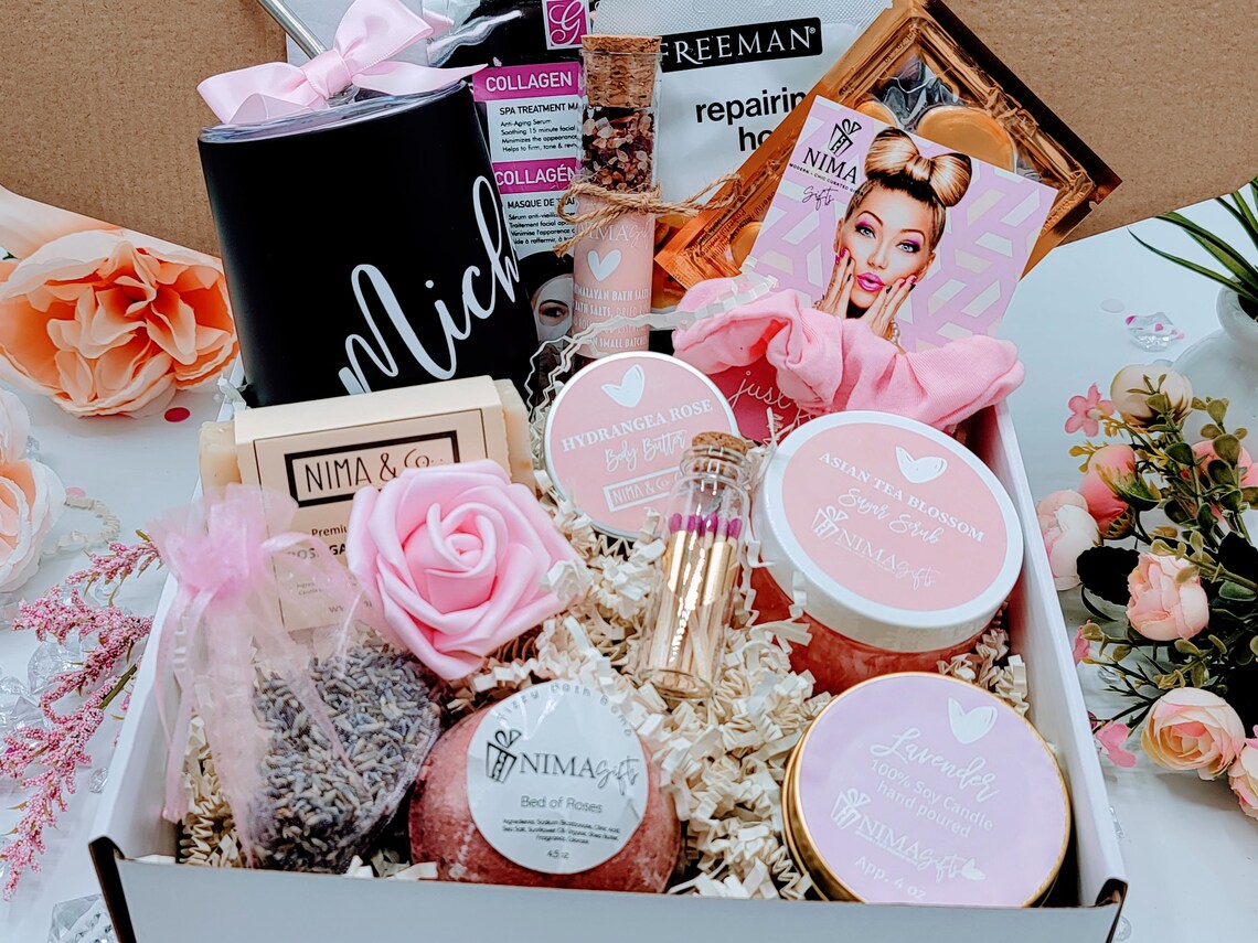 Gift Basket for Women Birthday, Anniversary Gift Box, Best Friend Gift Idea, Mom Gift Box, Personalized Gift Box for Women, Mom Gift-MDGB002