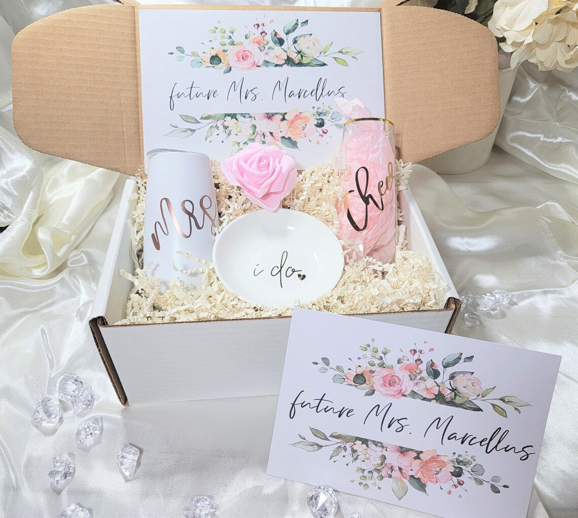 Elegant Engagement Gift Box: Celebrate Her Engagement with the Ultimate Bride-to-Be Gift Box! - Perfect for Bridal Showers! BGBU30-01