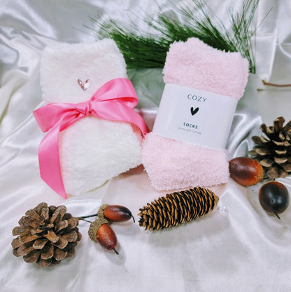 Tea lover birthday gift set featuring a personalized mug, cozy spa basket, and gift box for women, ideal for special celebrations.