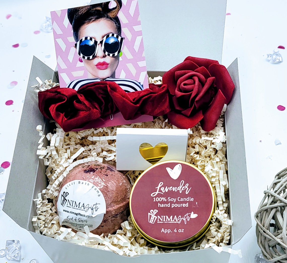 Happy Birthday Gift Box For Her, Personalized Birthday Box With Spa Gift Set For Women Custom Birthday Gifts For Mom BFF Best Friend-GFHB003